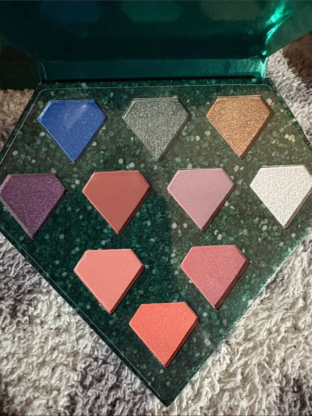 Avon Glimmer Diamond Eyeshadow Palette in Emerald Green Jewel Case